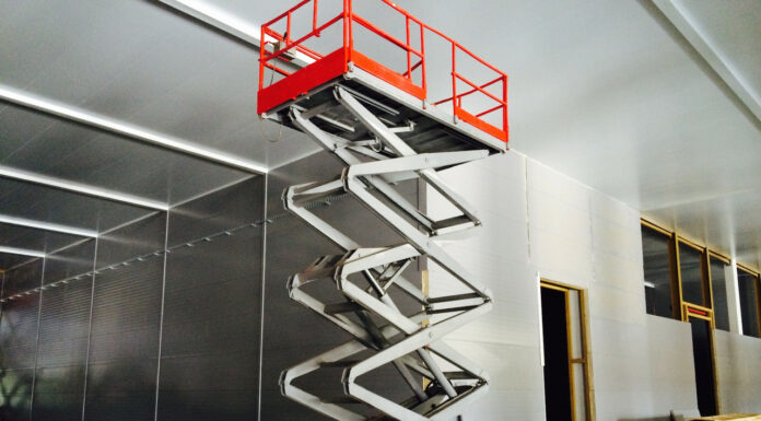 Для чего нужен строительный подъемник