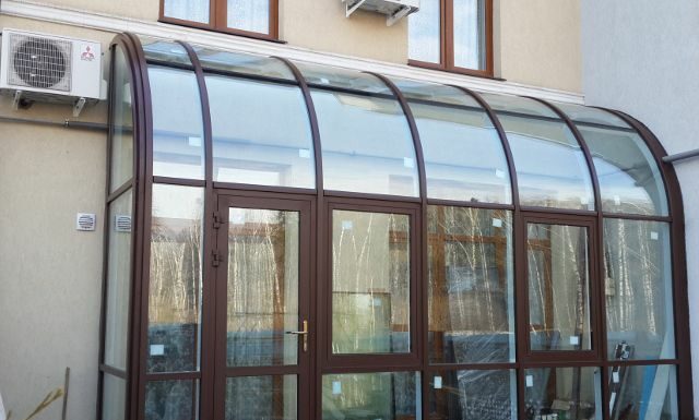 Преимущества фасадного остекления