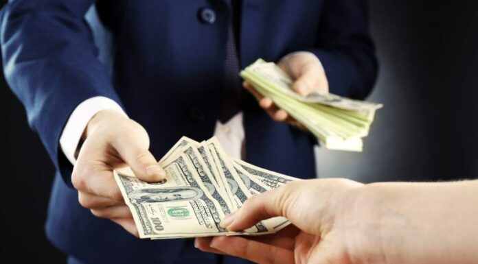 Как и когда следует брать деньги в займ?