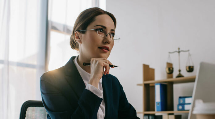 Юридические услуги в Санкт-Петербурге