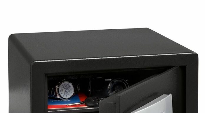 Выбираем сейф