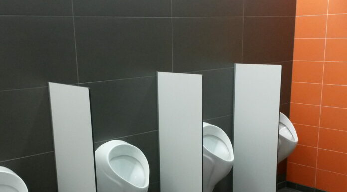 Писсуарные перегородки HPL