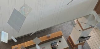 Произведите хорошее первое впечатление, купив наши привлекательные стойки на ресепшн