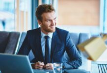 АКБ «ЦентроКредит»: плюсы сотрудничества, открытие брокерского счета, возможности, другие предложения