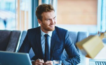 АКБ «ЦентроКредит»: плюсы сотрудничества, открытие брокерского счета, возможности, другие предложения