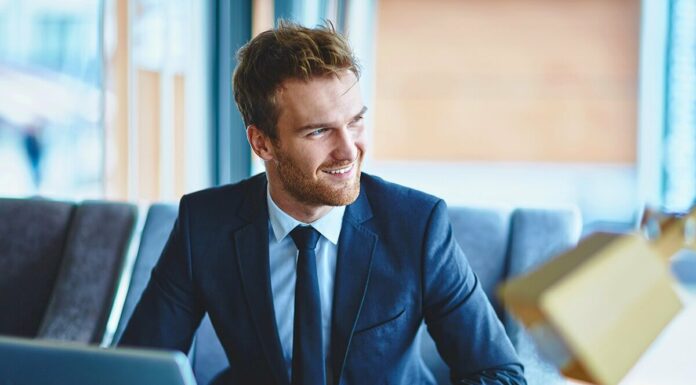 АКБ «ЦентроКредит»: плюсы сотрудничества, открытие брокерского счета, возможности, другие предложения