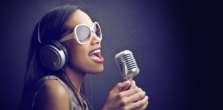 Научиться вокал с педагогом или онлайн: что предлагает студия Соло Некст, можно ли научиться вокальным данным самостоятельно, сколько нужно учиться вокалу, почему у музыкантов не играется музыка на свадьбах