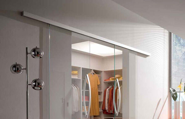 Заказ по доступной цене дверей, изготовленных из стекла в шкаф от компании «Стиль стекла»