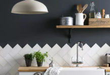 Как выложить заднюю панель плиткой: руководство для начинающих