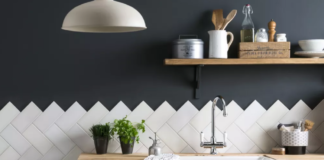 Как выложить заднюю панель плиткой: руководство для начинающих