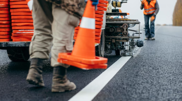 Армирование бетонных поверхностей – всегда ли оно необходимо и какое стоит выбрать на местных дорогах?