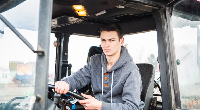 Как пройти обучение на тракториста-машиниста