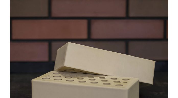 Оформляем двор нового частного дома: керамический блок, лицевой кирпич и тротуарная плитка