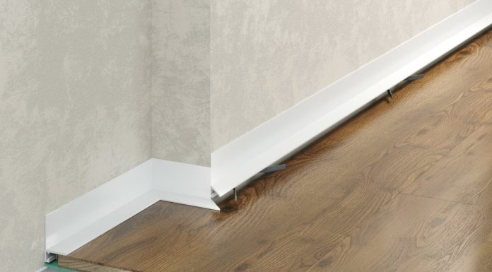 Напольный алюминиевый плинтус: как его выбрать, методы укладки