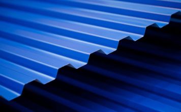 Профнастил для крыши: как правильно подобрать и смонтировать