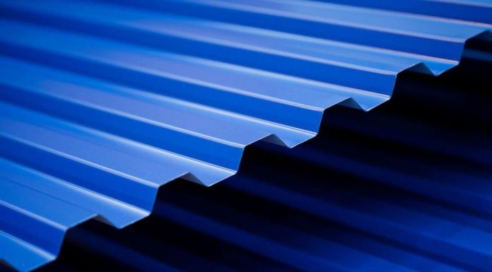 Профнастил для крыши: как правильно подобрать и смонтировать