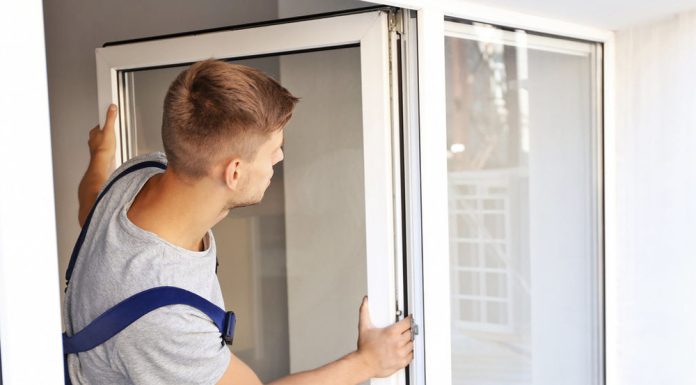 Ремонт пластиковых дверей: каким образом они могут сломаться