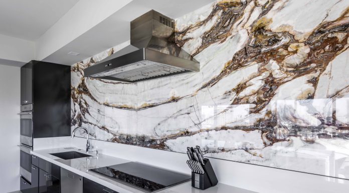 Из чего сделать стеновую панель?