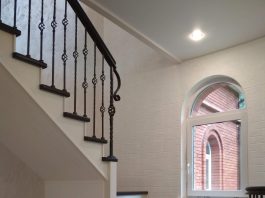 Как выбрать исполнителя для лестницы в дом на заказ?