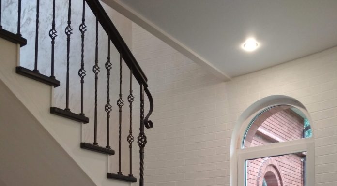 Как выбрать исполнителя для лестницы в дом на заказ?