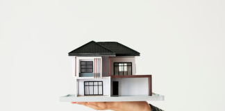 Как правильно продать недвижимость: советы и рекомендации https://ru.freepik.com/free-photo/hand-presenting-model-house-for-home-loan-campaign_15667726.htm#fromView=search&page=1&position=0&uuid=51307008-fc77-47d5-ac63-df60e6f23aa9