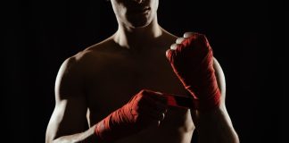 Спортивный клуб: выбор и подготовка к успеху https://ru.freepik.com/free-photo/close-up-boxer-bandaging-hands_7263026.htm#fromView=search&page=1&position=1&uuid=a3f25b6a-d956-4021-bef9-c20c924e6b85