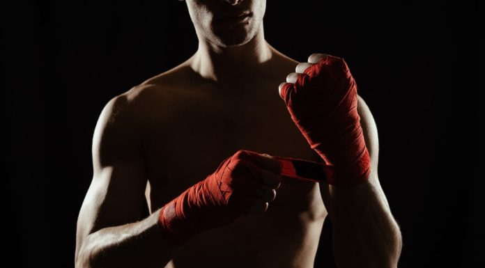 Спортивный клуб: выбор и подготовка к успеху https://ru.freepik.com/free-photo/close-up-boxer-bandaging-hands_7263026.htm#fromView=search&page=1&position=1&uuid=a3f25b6a-d956-4021-bef9-c20c924e6b85