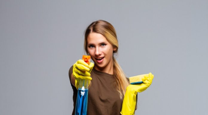 Клининг: профессиональная уборка помещений https://ru.freepik.com/free-photo/spring-cleaning-woman-ready-for-spring-cleaning-smiling-with-rubber-gloves-and-cleaning-products-pretty-smiling-young-woman-isolated-on-white_20270023.htm#fromView=search&page=1&position=0&uuid=97a83b6b-6c4d-4c29-99d8-2d247ec50513