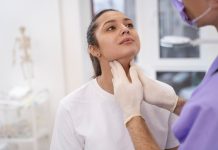 Врач эндокринолог: кто это и чем он занимается https://ru.freepik.com/free-photo/doctor-performing-routine-medical-checkup_22894447.htm#fromView=search&page=1&position=3&uuid=62b7ce98-aedc-430e-a1bf-50a1ae9dd488