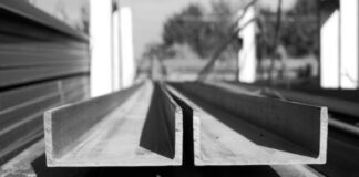 Швеллер стальной: характеристики, применение и выбор оптимального варианта