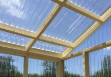 Листовой поликарбонат: плюсы применения и выбор