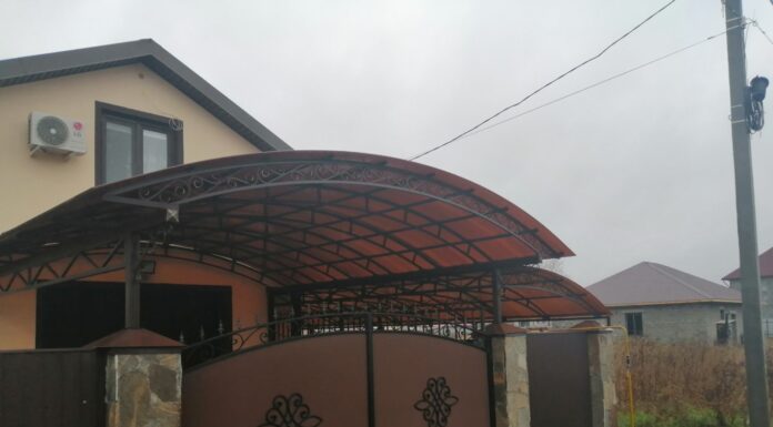 Монтаж навесов из поликарбоната: полное руководство