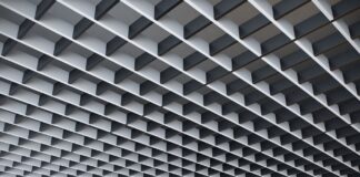 Подвесные потолочные конструкции: комплексный обзор материалов, технологий монтажа и правил обслуживания