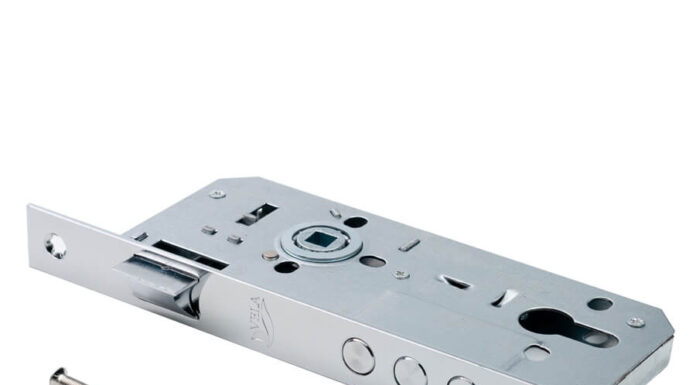 Установка замка в деревянную дверь: пошаговая инструкция и советы