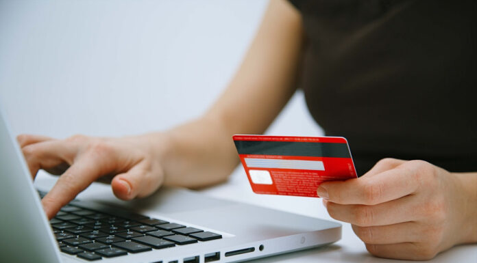 Как выбрать надежный сервис онлайн платежей для бизнеса: комплексный анализ технических и финансовых аспектов