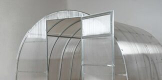 Теплицы из поликарбоната: плюсы, особенности и выбор