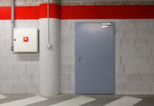 Противопожарные двери: назначение, виды, установка и эксплуатация