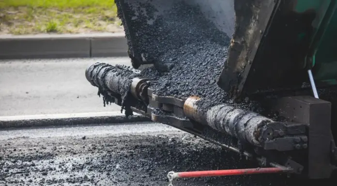 Ямочный ремонт дорог: ключевая технология для восстановления дорожного покрытия