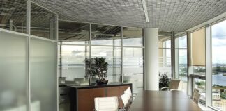 Обзор видов офисных перегородок: выбираем оптимальное решение для вашего пространства