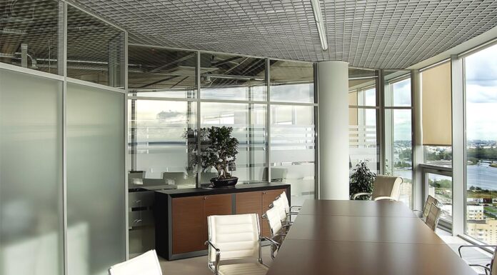 Обзор видов офисных перегородок: выбираем оптимальное решение для вашего пространства