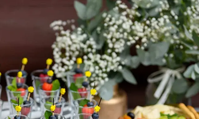 Всё о выездном кейтеринге: организация, плюсы и тонкости